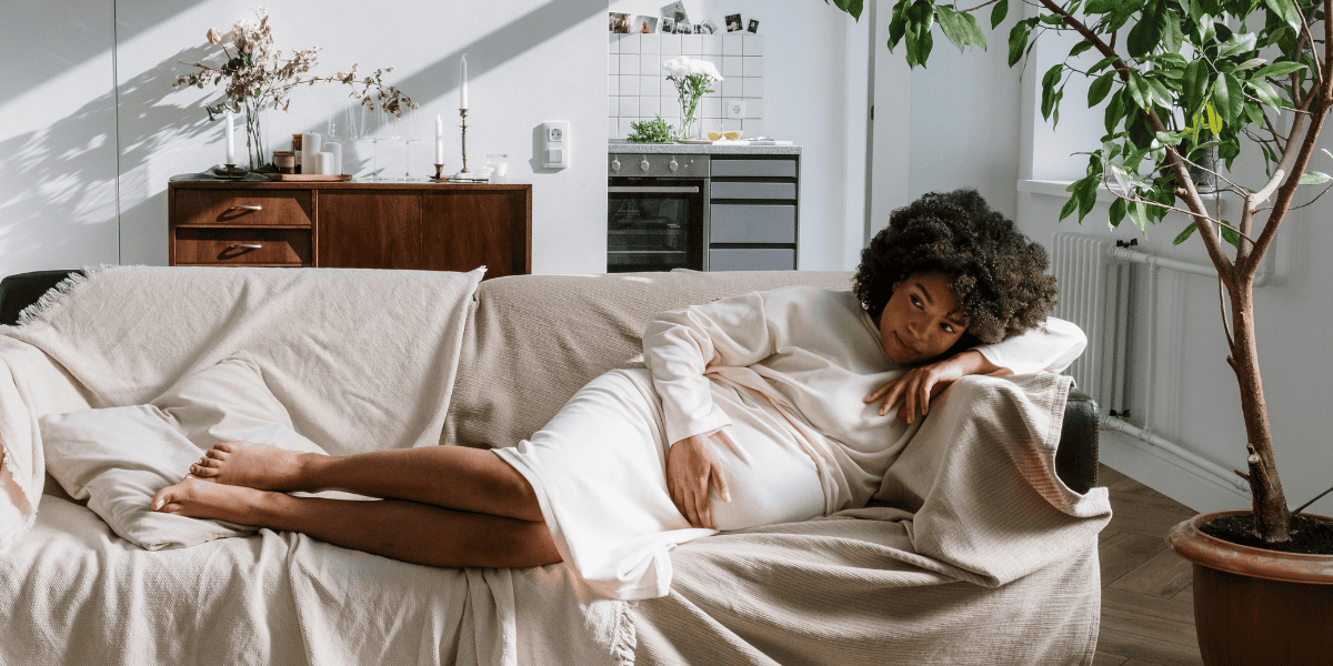 Douleurs ligamentaires pendant la grossesse : comment les reconnaître et les soulager ? - Daylily Paris