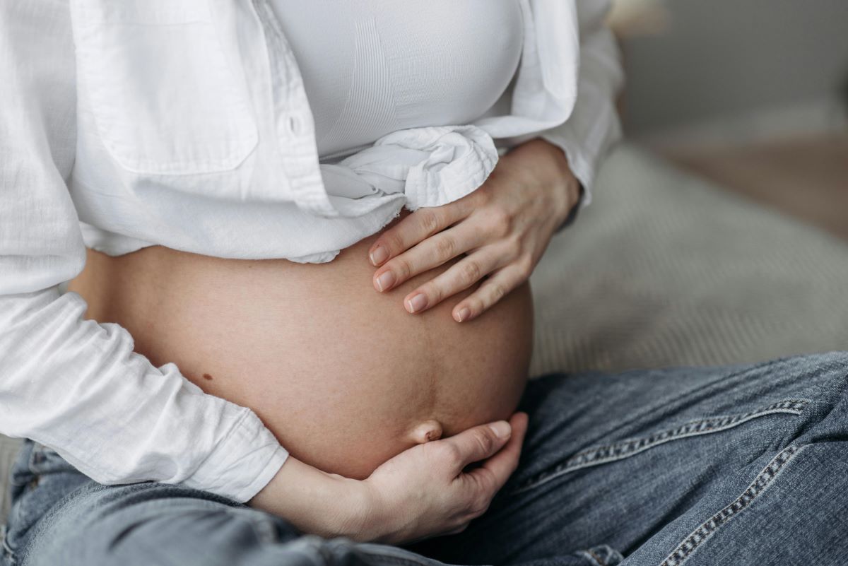 Découvrez l’histoire d’Amandine, enceinte et diagnostiquée en 2019 d’endométriose