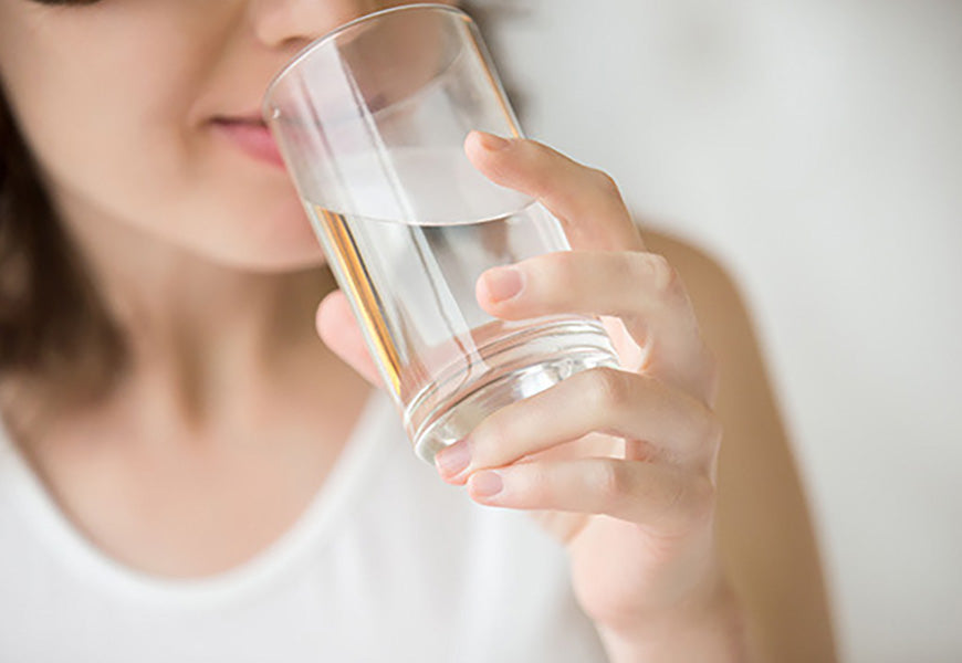 L’eau et l’hydratation pendant la grossesse, ce qu’il faut savoir
