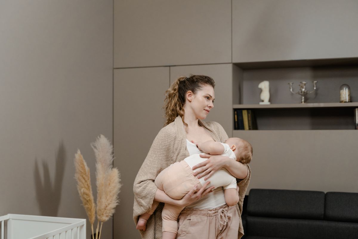 Allaitement maternel ou biberon : que choisir ? - Daylily Paris