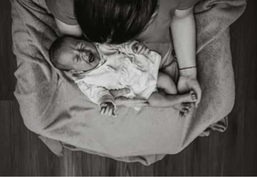 Comment calmer et apaiser les pleurs de votre bébé ?