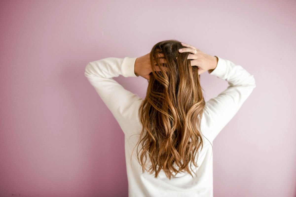 Chute de cheveux post-partum, comment l'éviter ? - Daylily Paris
