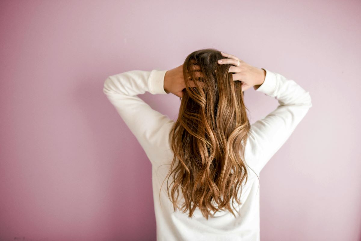 Chute de cheveux post-partum, comment l'éviter ?