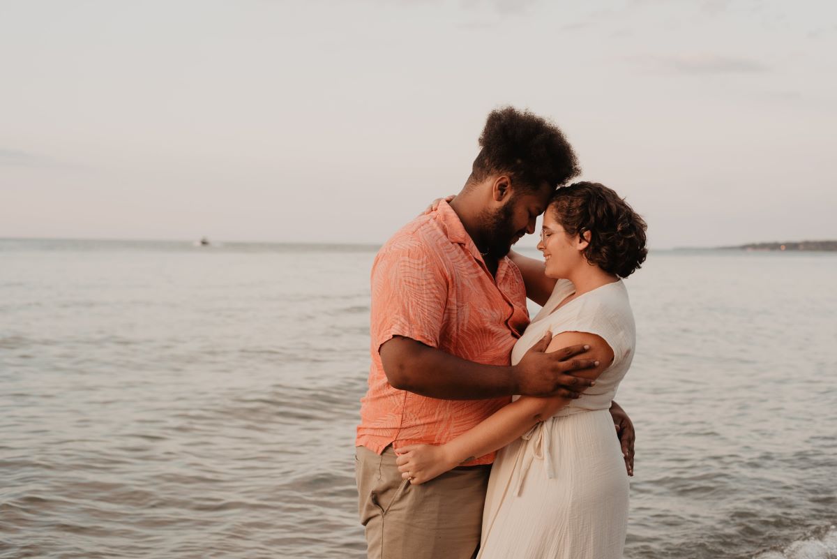 Comment prendre soin de sa relation de couple après l'accouchement ? - Daylily Paris