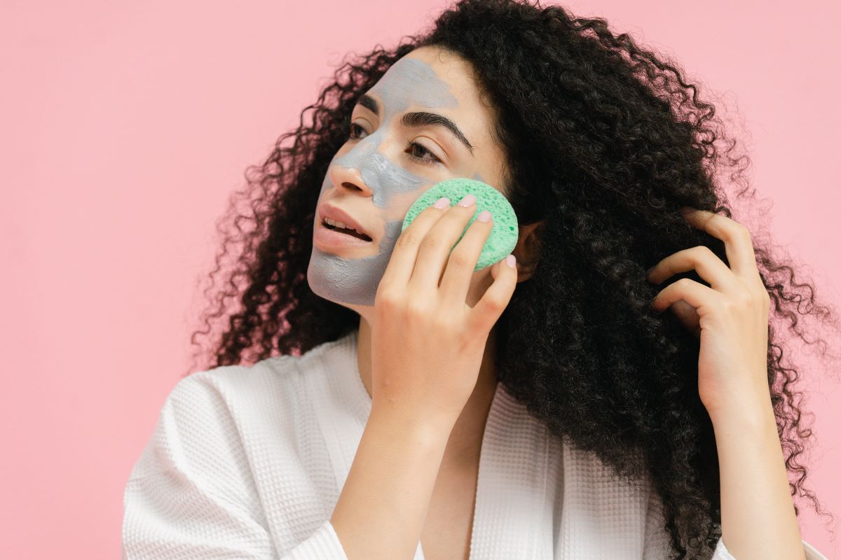 Enceinte, comment matifier la peau grasse et atténuer les brillances au visage ? - Daylily Paris