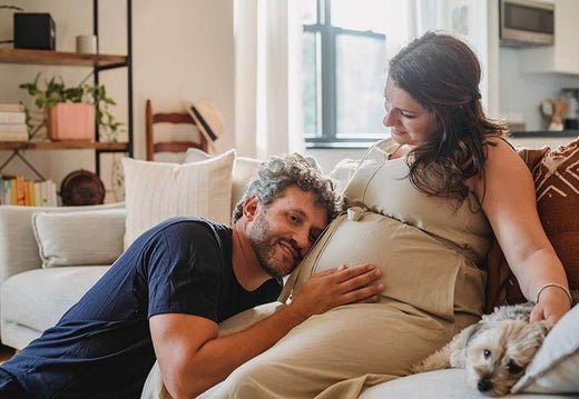 Futurs parents : comment se préparer à bien accueillir bébé ? - Daylily Paris