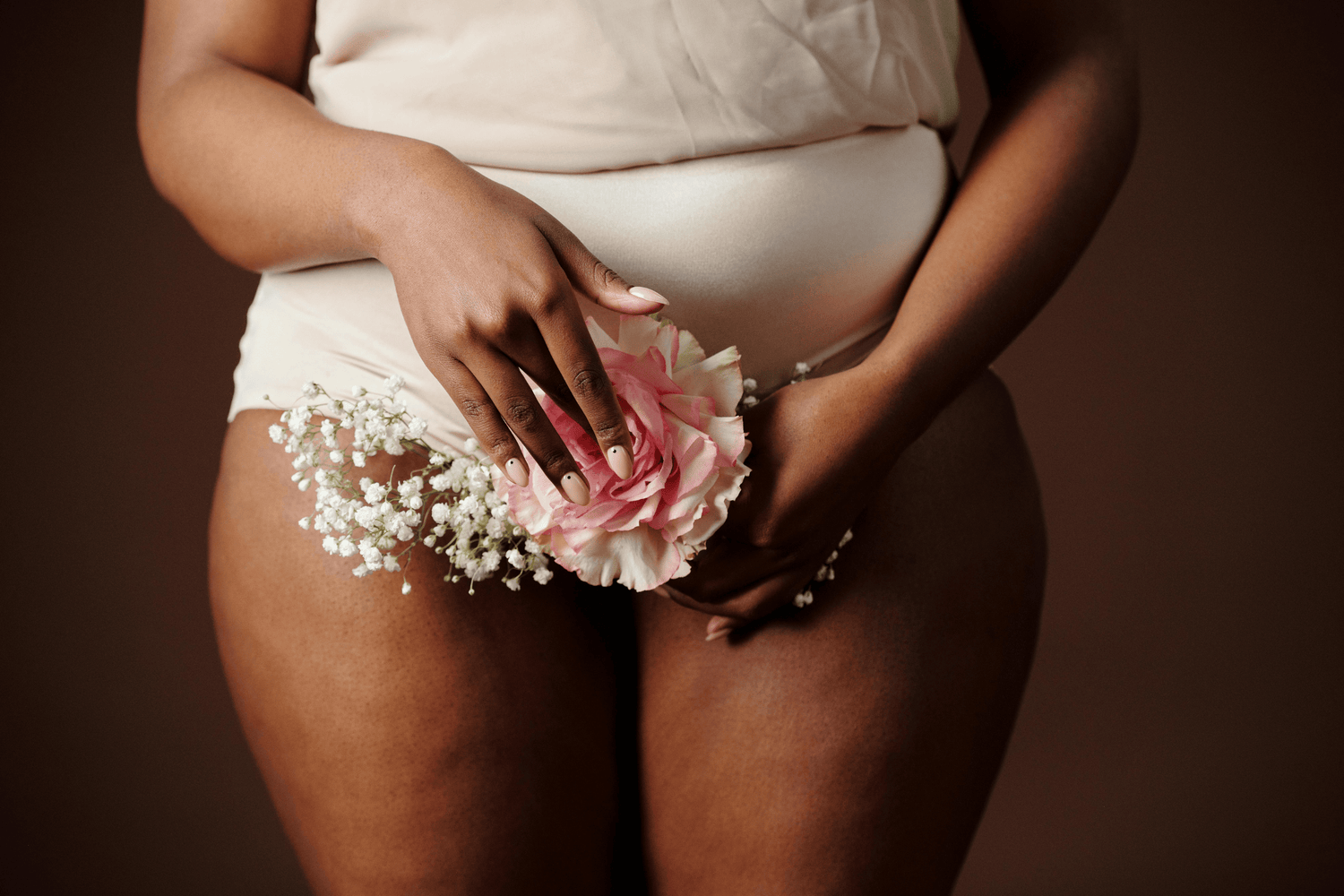 Grossesse et hémorroïdes ? Quels liens et quelles solutions ? - Daylily Paris