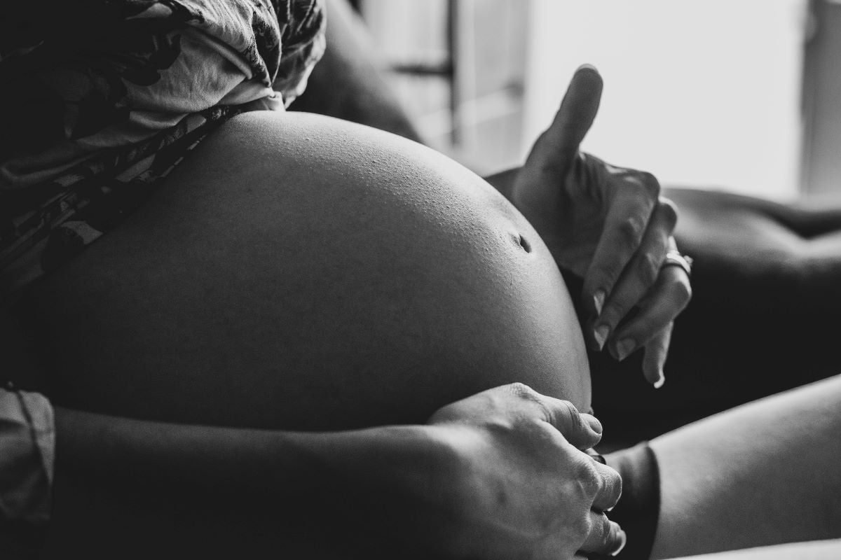 L’accouchement physiologique : une alternative à l'accouchement médicalisé - Daylily Paris
