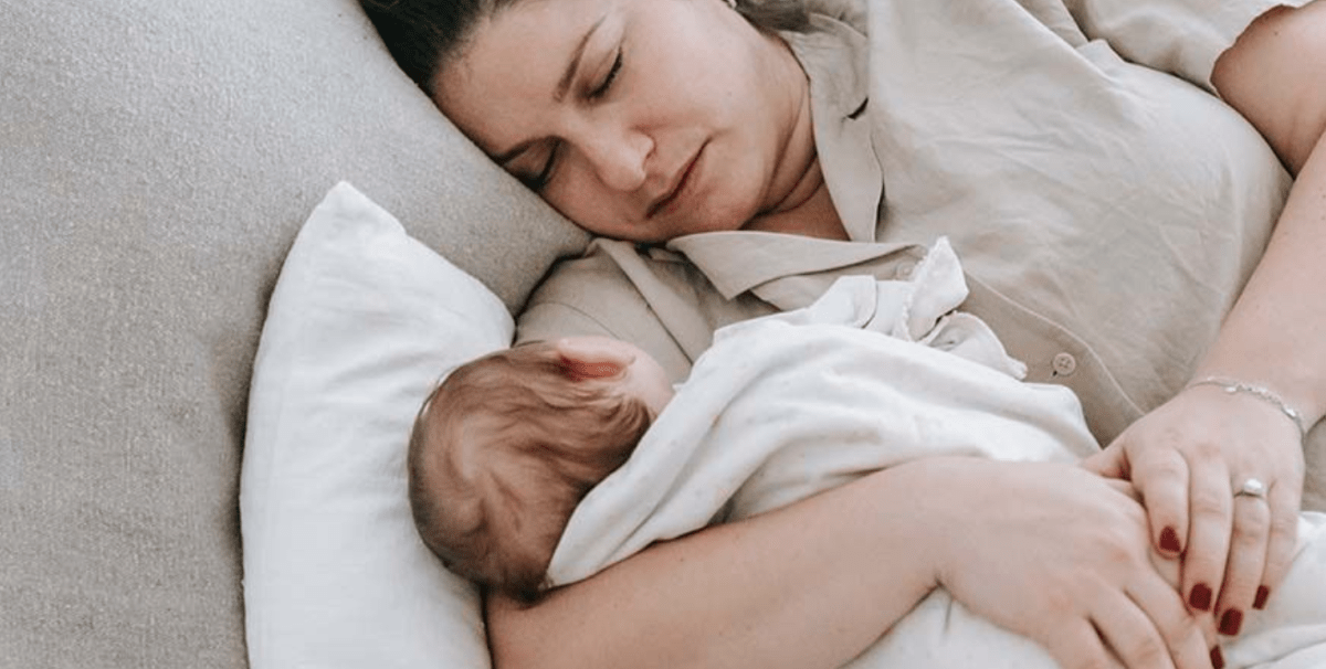 Le congé pathologique postnatal : tout savoir - Daylily Paris