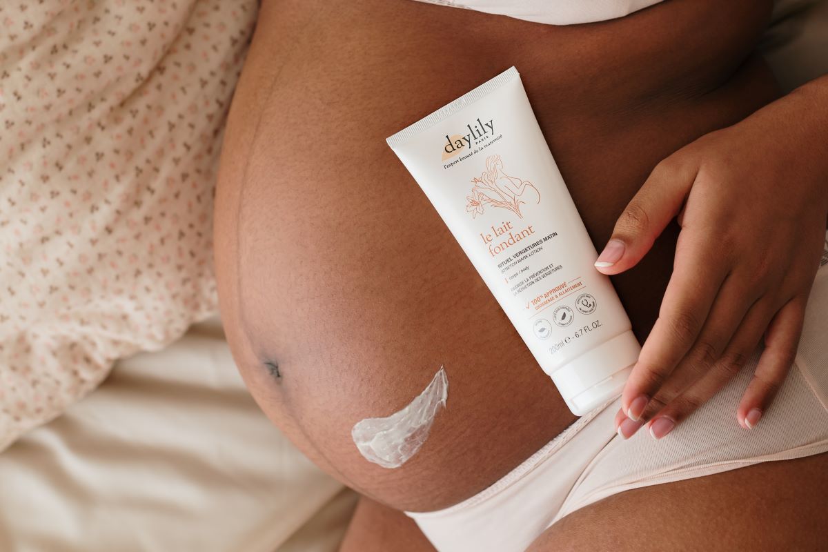 Quels soins visage et corps à adopter pendant la grossesse ? - Daylily Paris