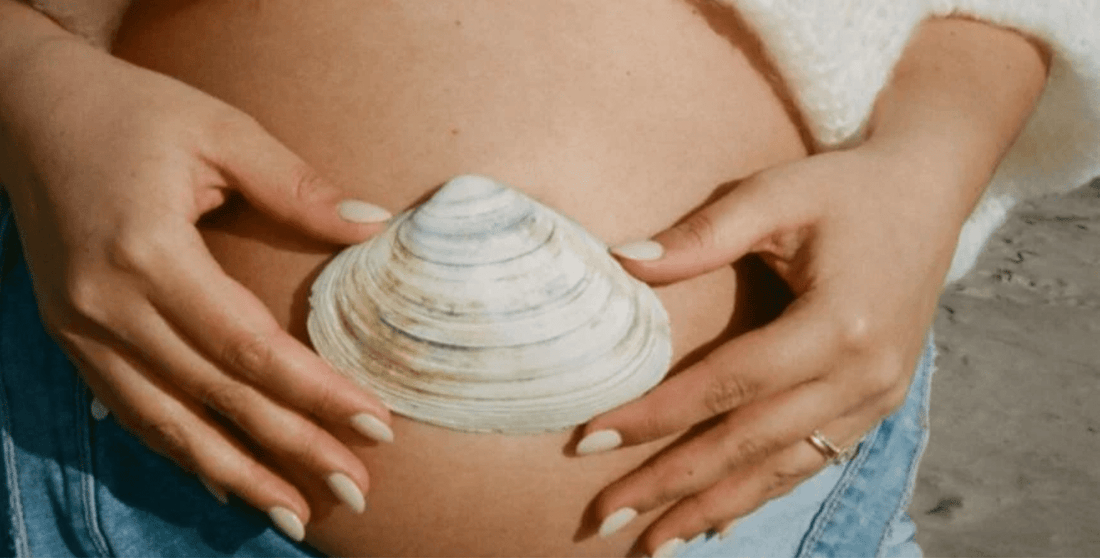Vergetures grossesse : préparer sa peau pour l'été - Daylily Paris